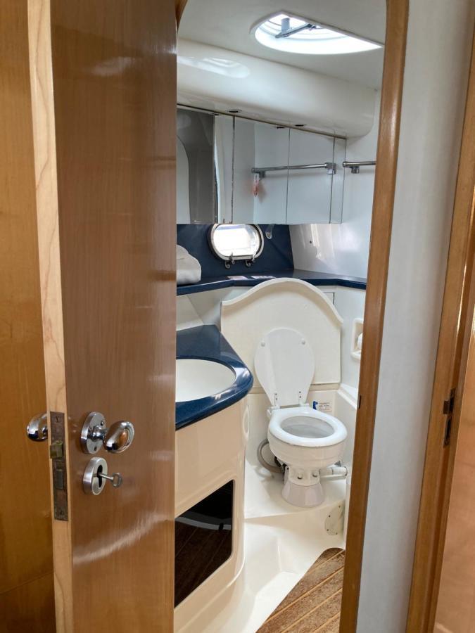 Entire Boat At St Katherine Docks 2 Available Select Using Options * Londra