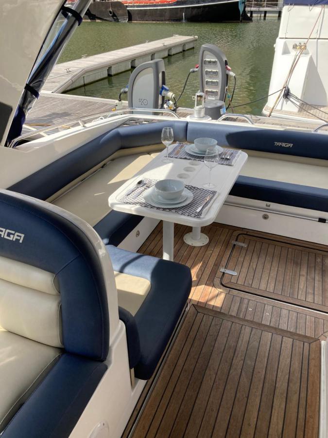 Entire Boat At St Katherine Docks 2 Available Select Using Options * Londra