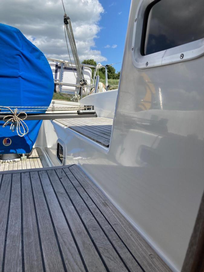 Botel Entire Boat At St Katherine Docks 2 Available Select Using Options Londra