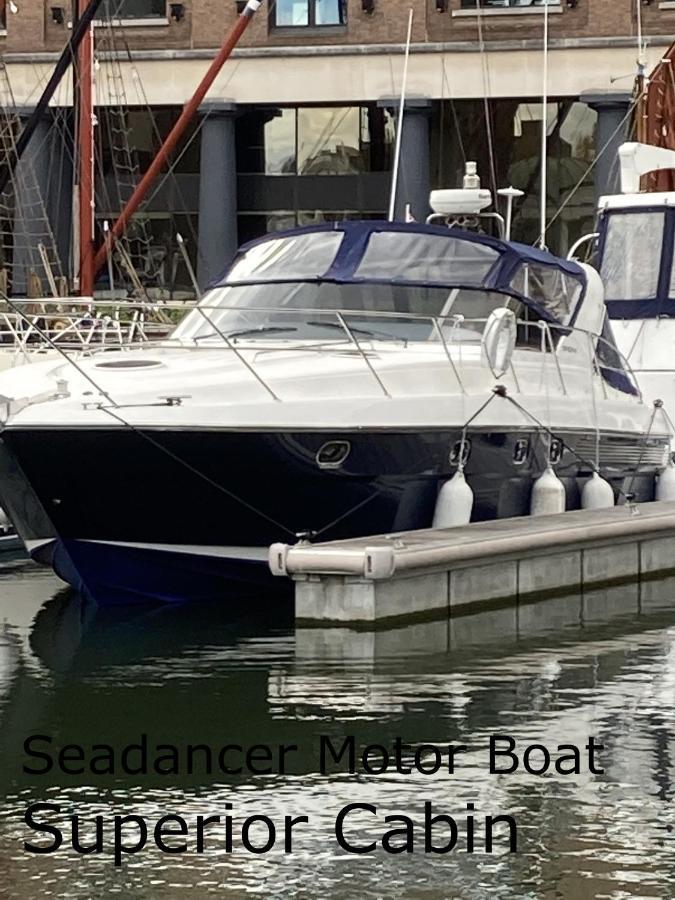 Entire Boat At St Katherine Docks 2 Available Select Using Options * Londra